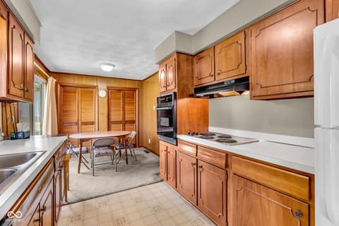 Kitchen at 2174 W Old Waynetown Road, Crawfordsville, IN