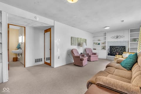 Family room at 2174 W Old Waynetown Road, Crawfordsville, IN