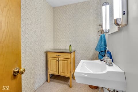 Bathroom at 2174 W Old Waynetown Road, Crawfordsville, IN