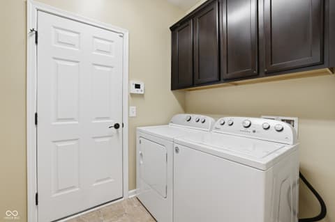 Laundry room at 571 King Fisher Drive, Brownsburg, IN