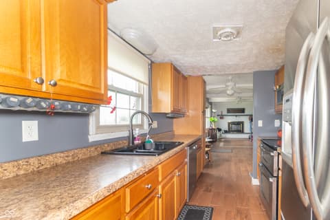 Photo of 5574 Arrowhead Drive, Greenfield, IN