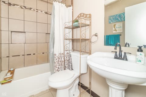 Photo of 5574 Arrowhead Drive, Greenfield, IN