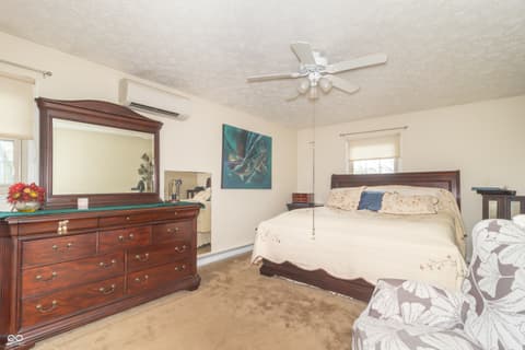 Photo of 5574 Arrowhead Drive, Greenfield, IN