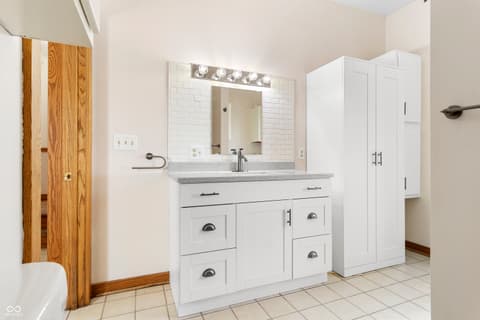 Photo of 120 W Bow Street, Thorntown, IN