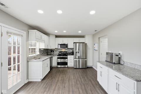 Photo of 6611 Fountain Cove Court, Indianapolis, IN