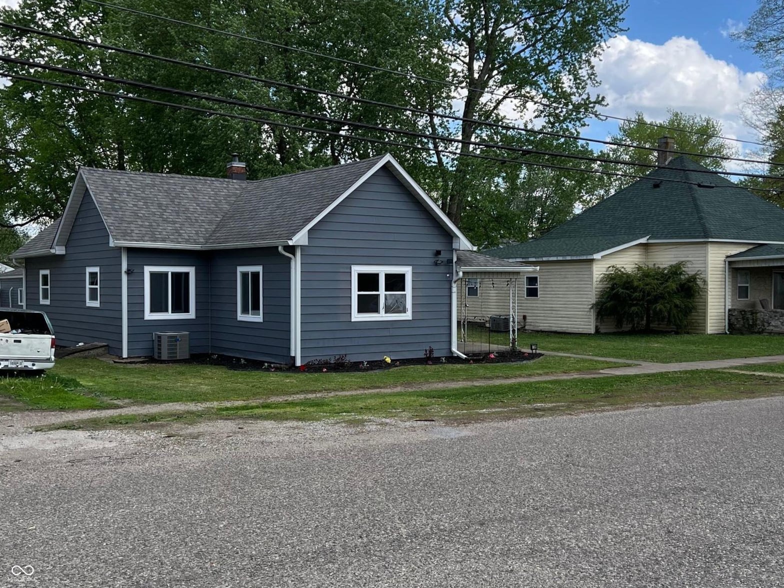 Photo of 734 S 6th Street, Clinton, IN