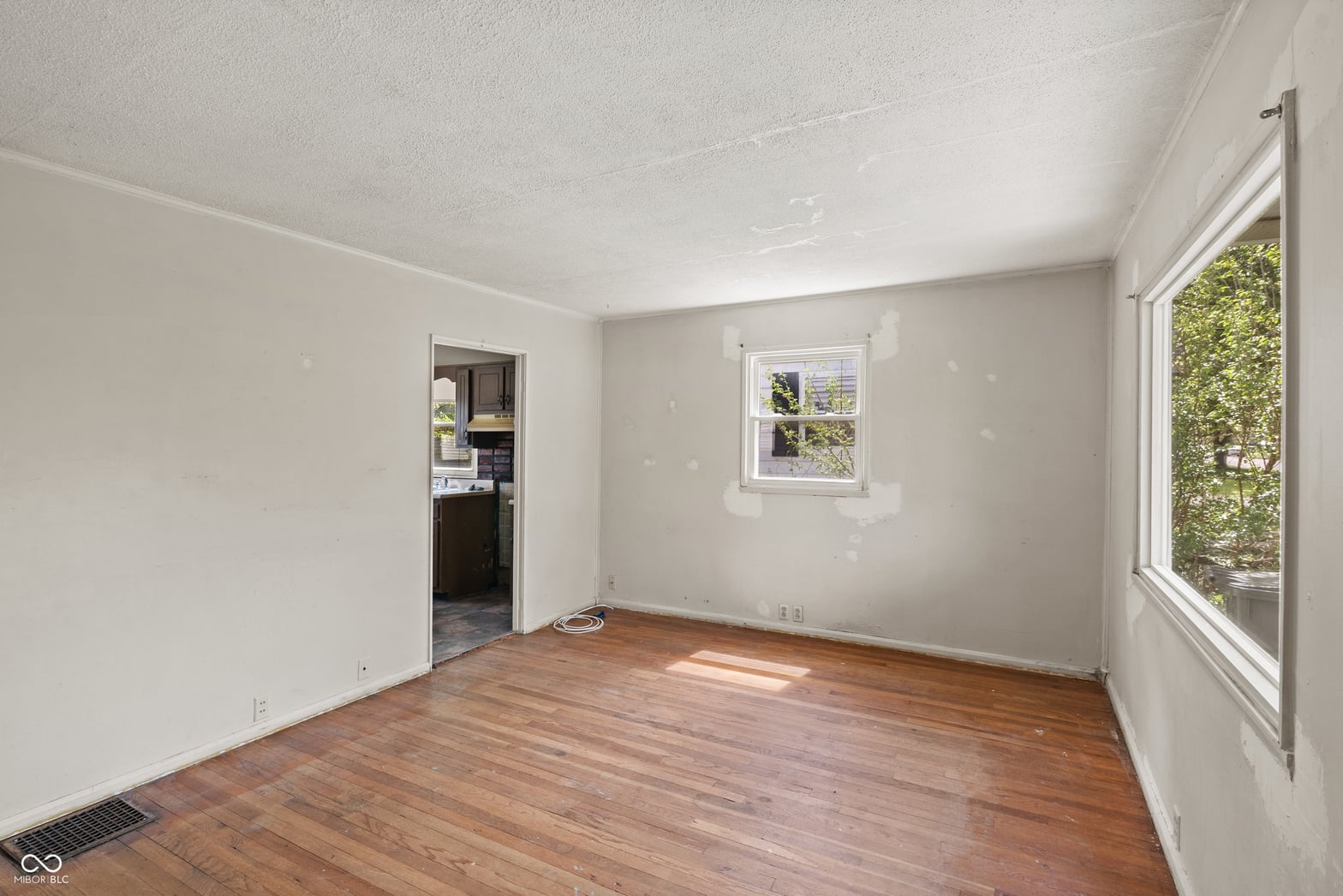 Photo of 527 S Grand Avenue, Indianapolis, IN