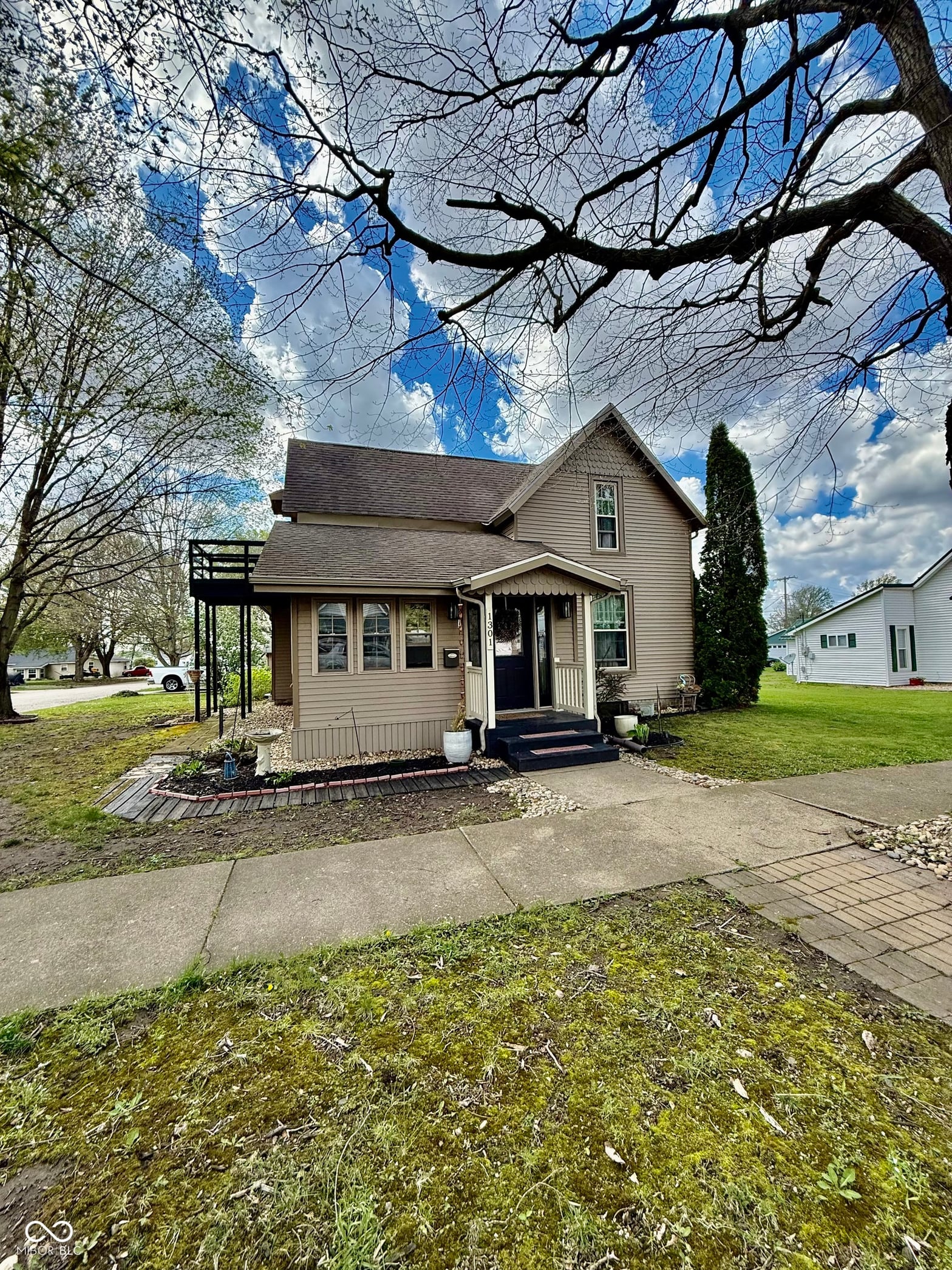 Front exterior at 1301 5th Street, Covington, IN