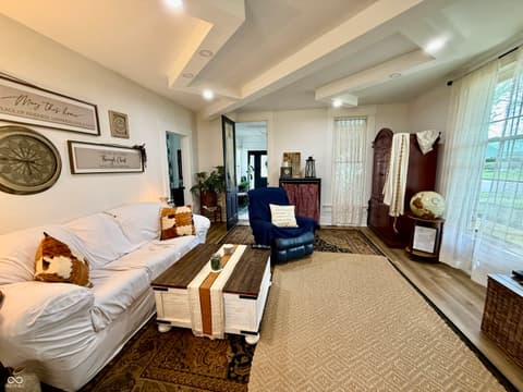 Living room at 1301 5th Street, Covington, IN