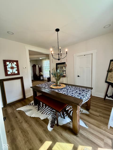 Dining room at 1301 5th Street, Covington, IN