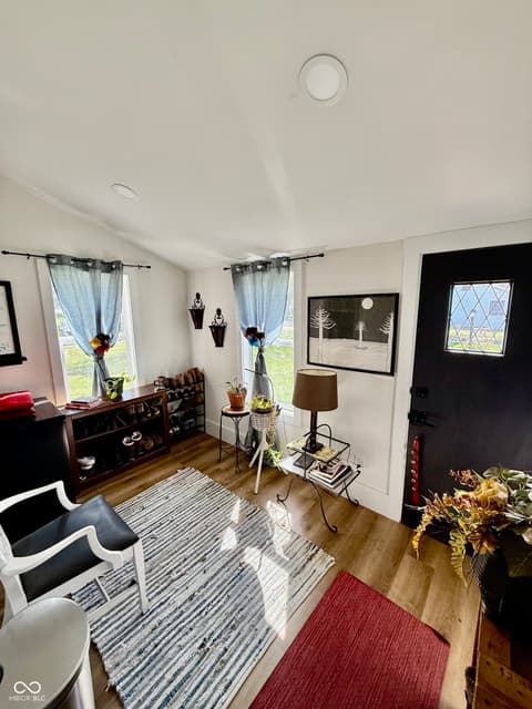 Living room at 1301 5th Street, Covington, IN