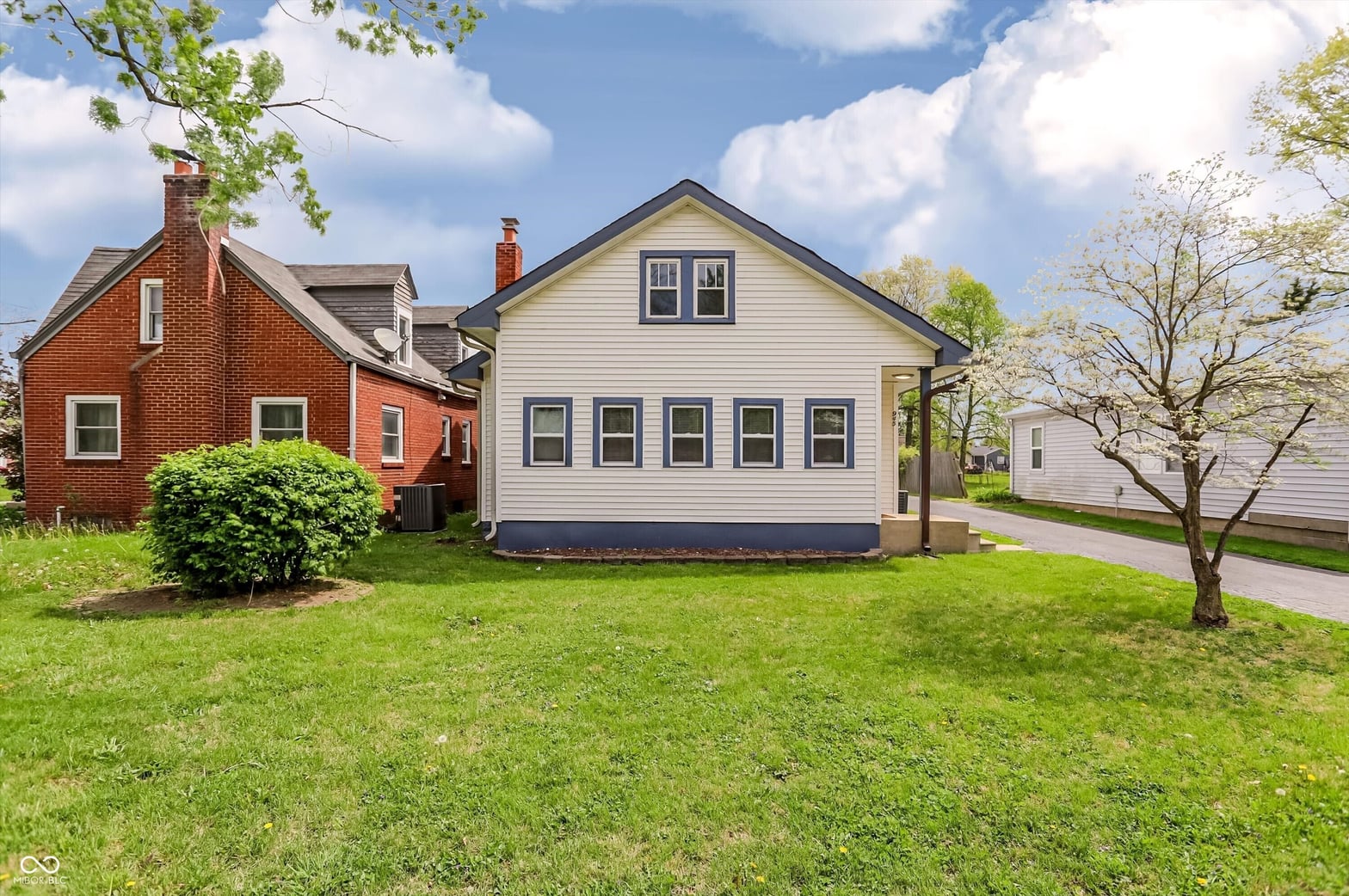 Photo of 945 Cecil Avenue, Indianapolis, IN