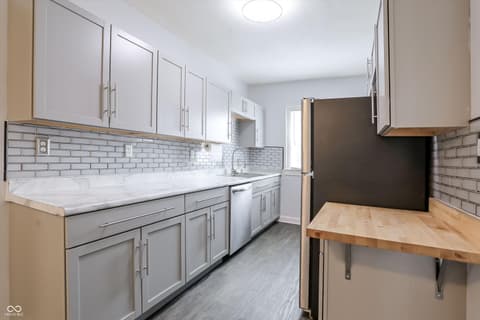 Photo of 945 Cecil Avenue, Indianapolis, IN