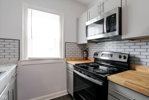 Photo of 945 Cecil Avenue, Indianapolis, IN