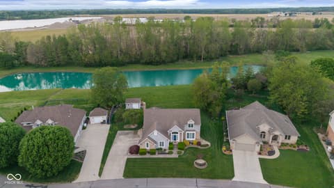 Photo of 1266 Kensington Drive, Seymour, IN