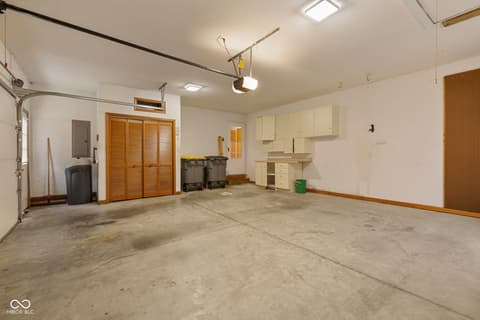 Photo of 1266 Kensington Drive, Seymour, IN