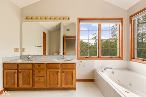 Photo of 1266 Kensington Drive, Seymour, IN