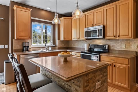 Photo of 9827 Belcrest Lane, Indianapolis, IN