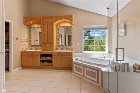 Photo of 9827 Belcrest Lane, Indianapolis, IN