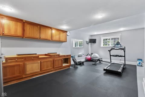 Photo of 9827 Belcrest Lane, Indianapolis, IN