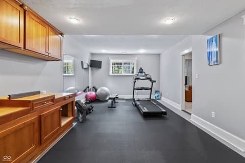 Photo of 9827 Belcrest Lane, Indianapolis, IN