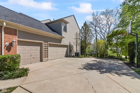Photo of 9827 Belcrest Lane, Indianapolis, IN