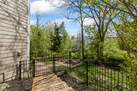 Photo of 9827 Belcrest Lane, Indianapolis, IN