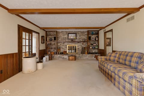 Living room at 425 Lasher Drive, Seymour, IN