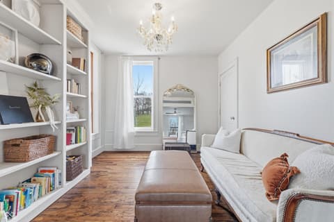 Sitting Room — 8373 W 1700 N, Elwood, IN
