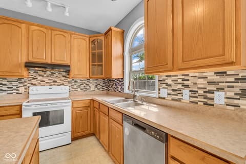 Photo of 880 Deer Field Drive, Greencastle, IN