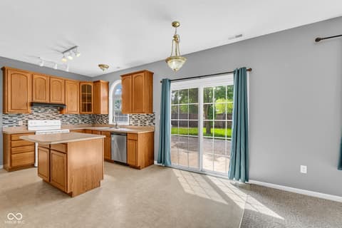 Photo of 880 Deer Field Drive, Greencastle, IN