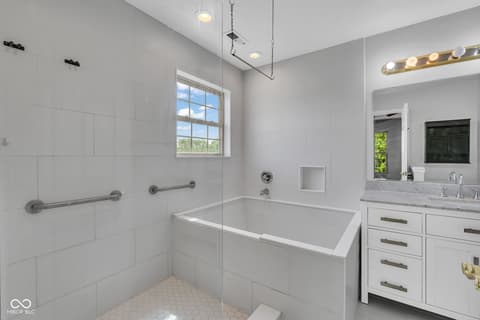 Photo of 880 Deer Field Drive, Greencastle, IN