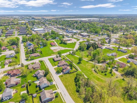 Photo of 880 Deer Field Drive, Greencastle, IN