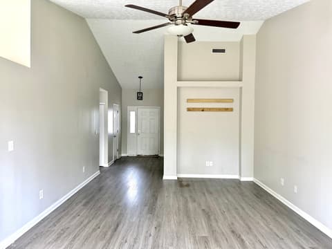 Photo of 6027 Lakeside Manor Avenue, Indianapolis, IN