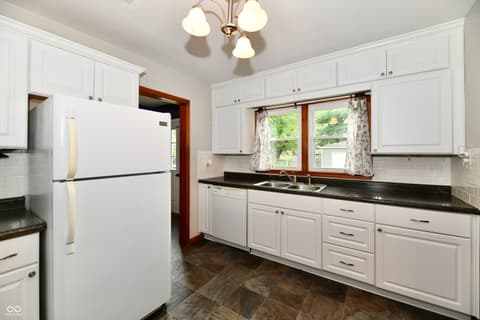 Photo of 245 S 11th Avenue, Beech Grove, IN