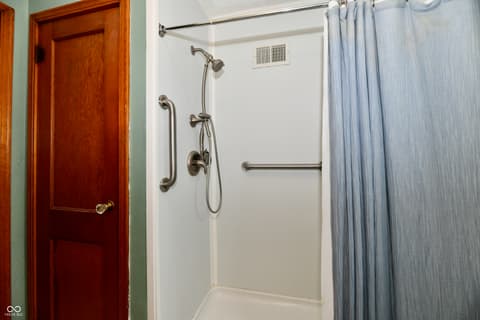 Photo of 245 S 11th Avenue, Beech Grove, IN