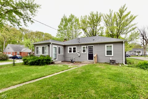 Photo of 245 S 11th Avenue, Beech Grove, IN