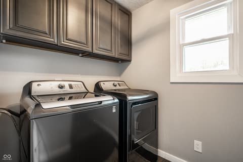 Laundry room at 6907 E County Road 825 S, Mooresville, IN