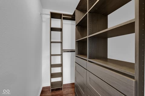 Walk In Closets — 2330 Lakecrest Drive, Columbus, IN