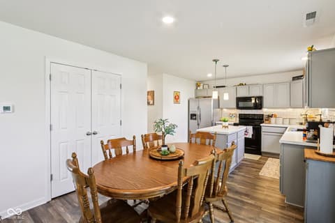 Photo of 5845 Cresswell Lane, Whitestown, IN