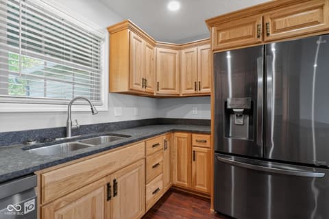 Photo of 417 W Jackson Street, Knightstown, IN