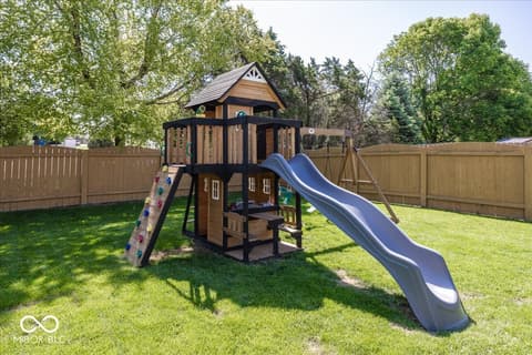Photo of 13191 Sweet Briar Parkway, Fishers, IN