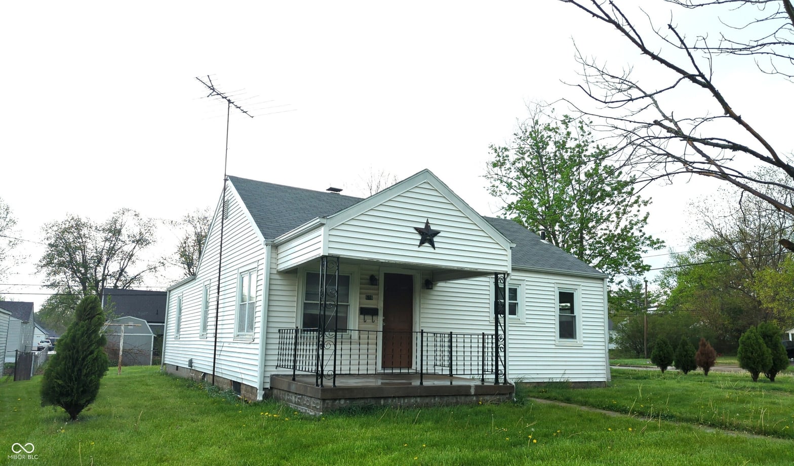Photo of 616 W 38th Street, Anderson, IN