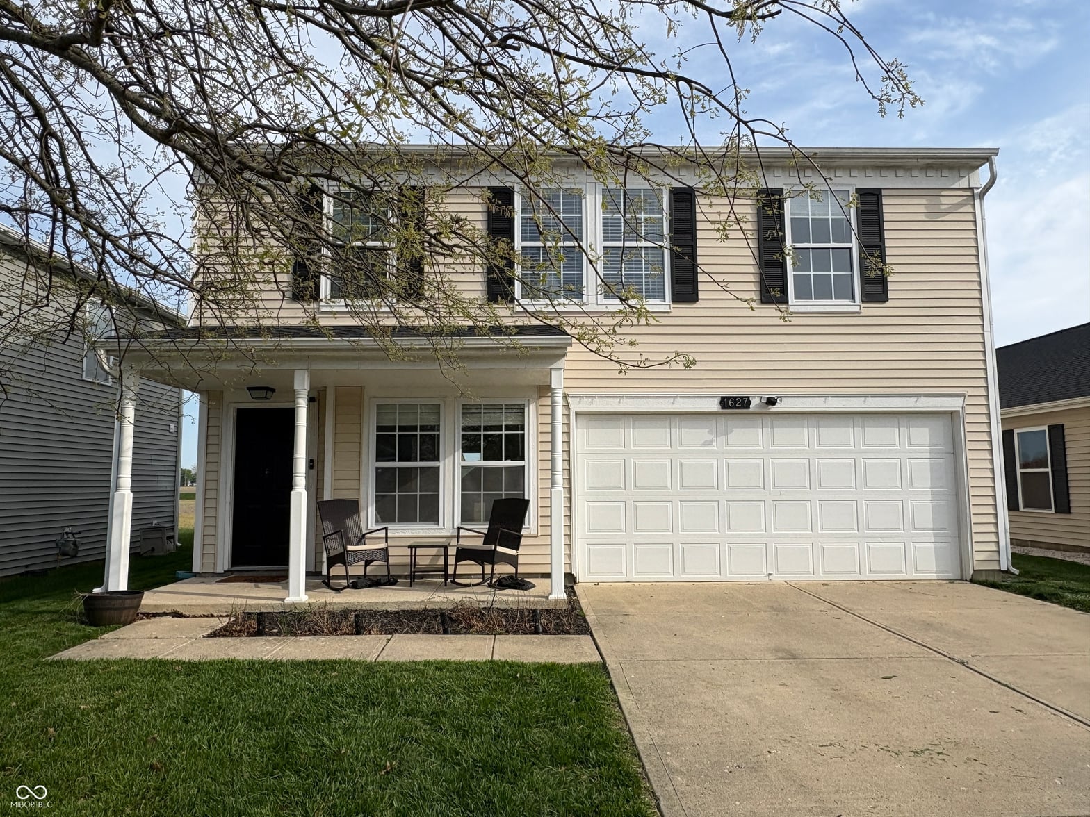 Front exterior at 1627 Carriage Circle, Shelbyville, IN