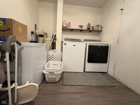 Laundry room at 1627 Carriage Circle, Shelbyville, IN