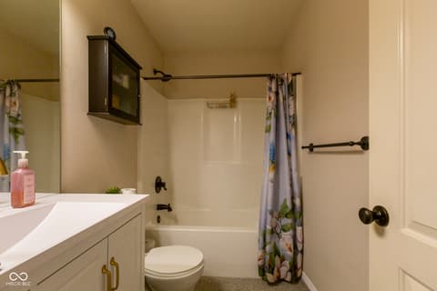 Photo of 1011 Frontier Trail, Greenville, IN