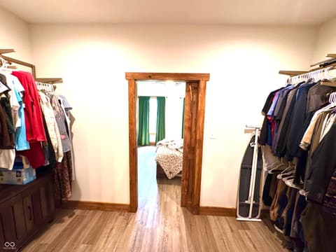 Walk In Closets — 3300 Carmel Ridge Lane, Morgantown, IN