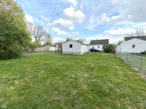 Yard at 2300 W 8th Street, Anderson, IN