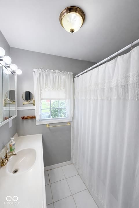 Photo of 110 Elm Drive, Covington, IN