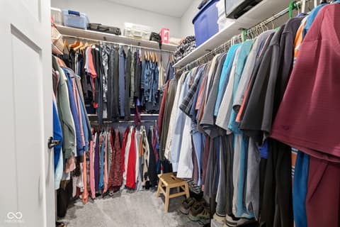 Walk In Closets — 4423 W Preserve Pass, New Palestine, IN